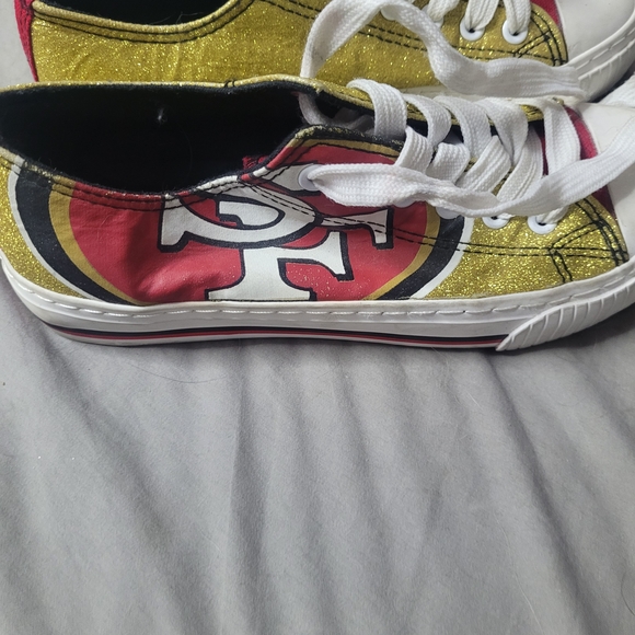 49ers NFL Women's Sneakers SIZE 7 - Picture 2 of 5